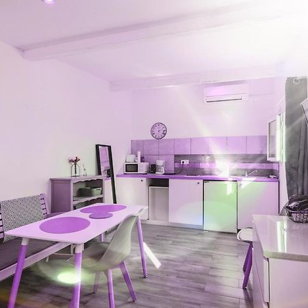 Gite Du Stade Le Studio Cour Parking Et Piscine Partagee Marsiglia Esterno foto