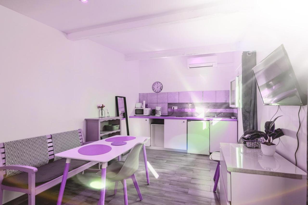 Gite Du Stade Le Studio Cour Parking Et Piscine Partagee Marsiglia Esterno foto